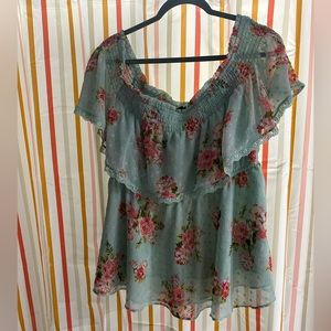 Floral ruffle blouse size 2 torrid